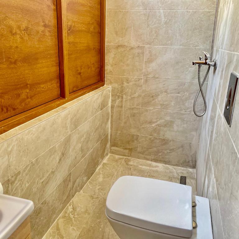 Heart of the City Stunning city View,Balcony Free Wi-Fi - Apartment with Balcony - 7