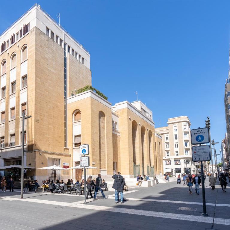 GuestHost - Central & Elegant Loft - with Balcony - Monolocale con Balcone - 17