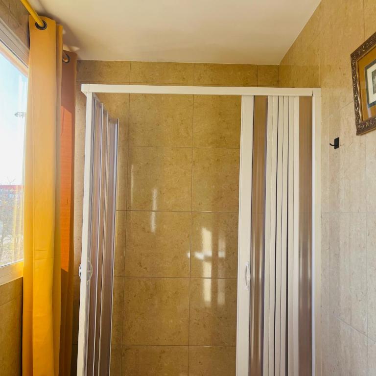 Art House - Deluxe Double Room with Shower - 6