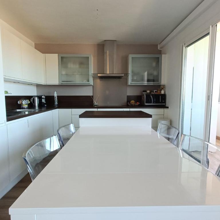 Spacious and bright cocoon near the sea - Appartement - 4