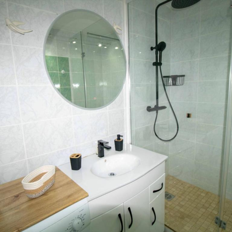 Nice quiet nest near Fréjus Plage and Port Fréjus - Apartment - 7