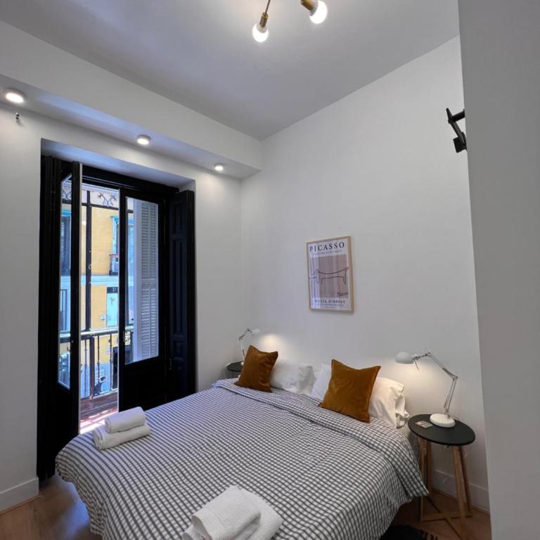 Urban rooms Fuencarral - Habitación Doble Deluxe con balcón - 13