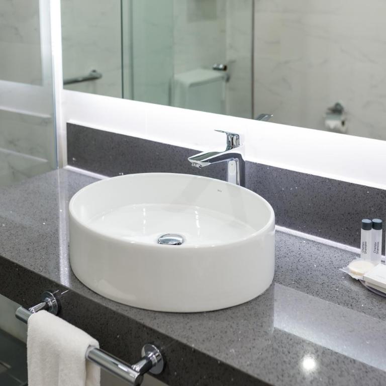 Crowne Plaza Asunción by IHG - Habitación Premium con cama extragrande - 2