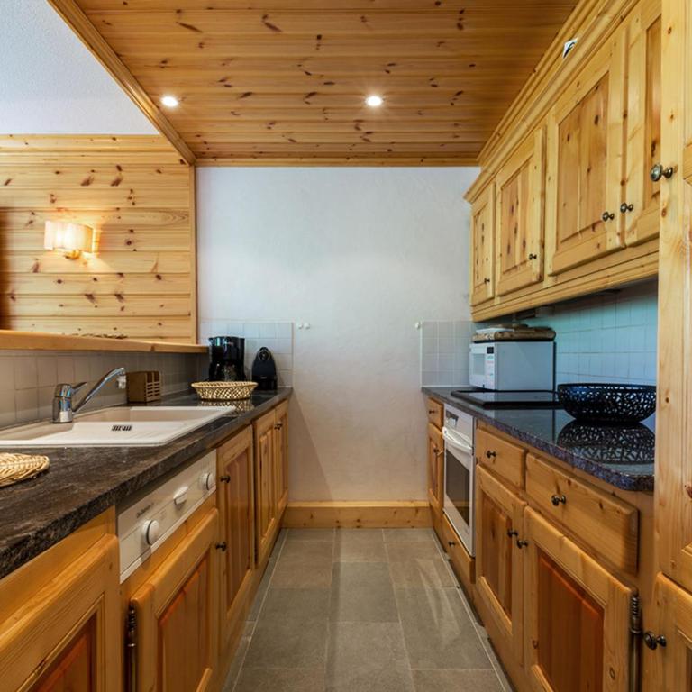 Appartement élégant aux pieds des pistes avec cheminée et WiFi - FR-1-694-213 - Appartement - 12