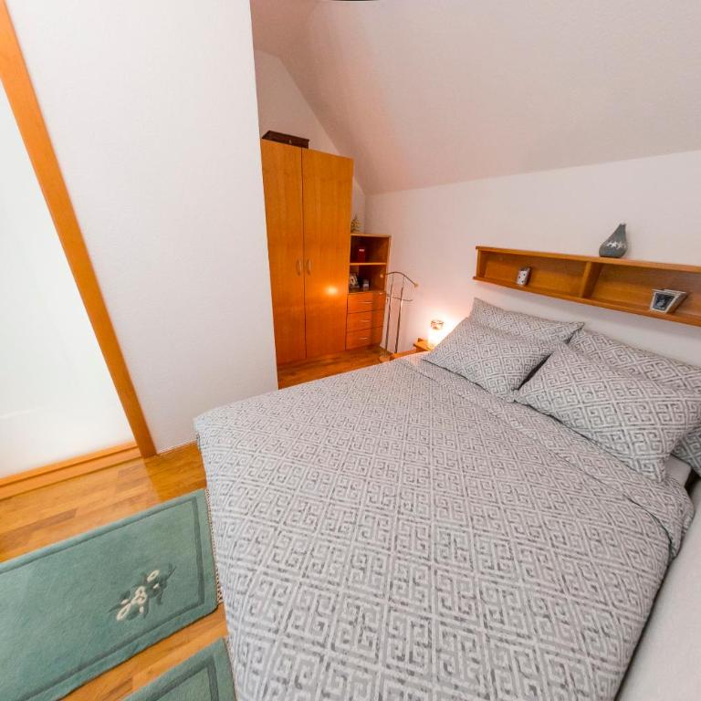 Holiday Home Villa Sara - Three-Bedroom Villa - 6