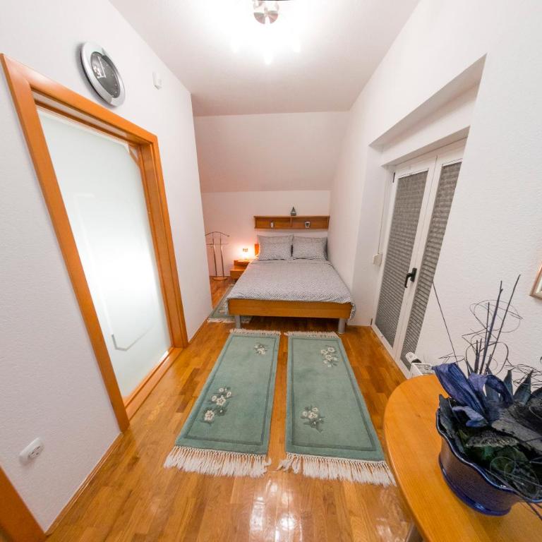 Holiday Home Villa Sara - Three-Bedroom Villa - 5