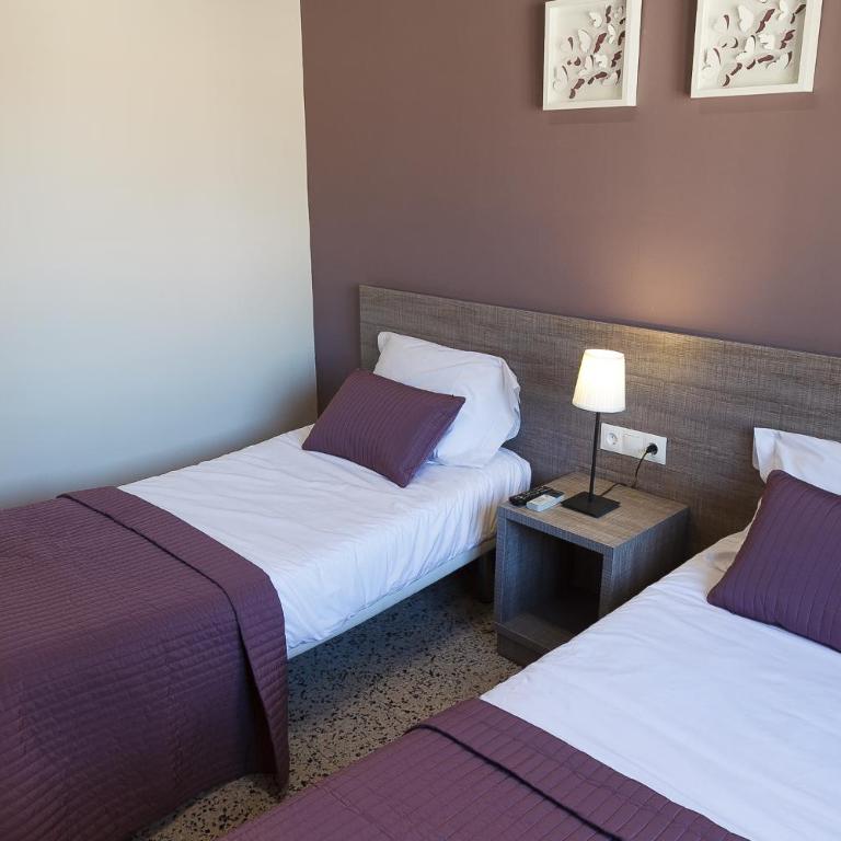 Hostal Fonda Montserrat - Habitación Doble Estándar con baño privado - 16