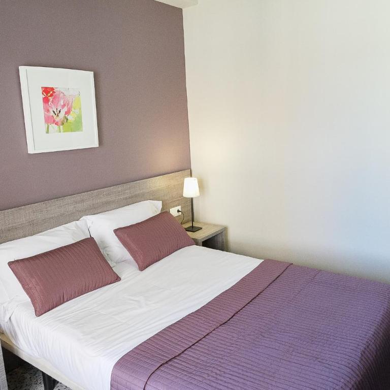 Hostal Fonda Montserrat - Habitación Doble con baño privado - 2 camas - 5