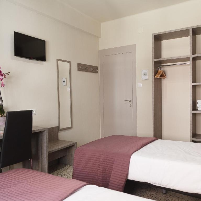 Hostal Fonda Montserrat - Habitación Doble Estándar con baño privado - 12
