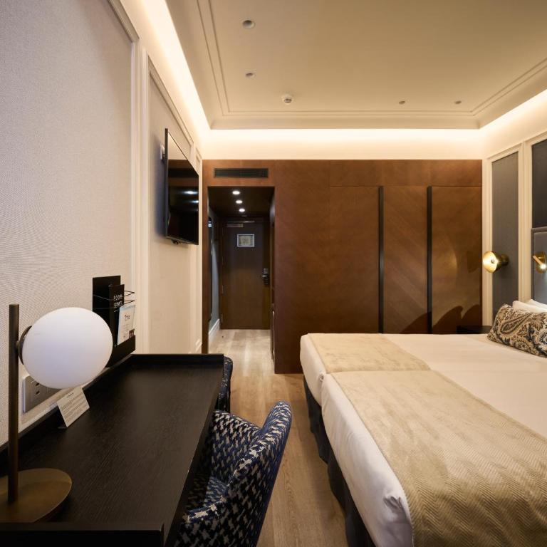 Catalonia Plaza Catalunya - Premium Family Room (2 Adults + 2 Children) - 3