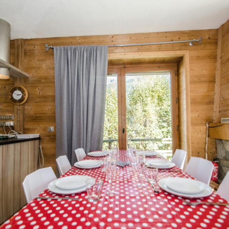 Chalet mitoyen aux pieds des pistes pour 6 pers., animaux admis, à Chamonix - FR-1-343-225 - Chalet - 10