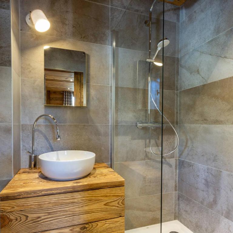 Luxueux appartement 4 pièces avec balcon, wifi, parking et services de conciergerie - FR-1-694-30 - Appartement - 11
