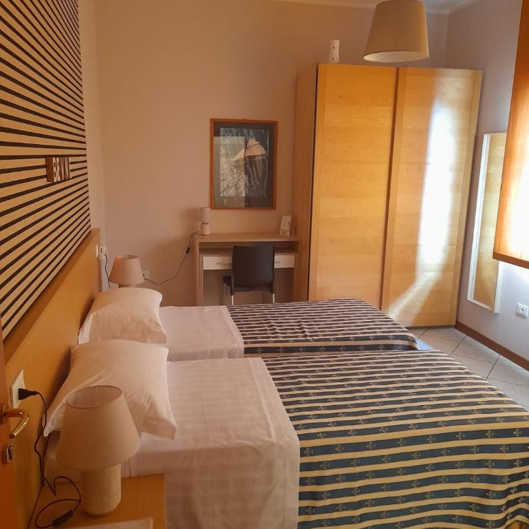 vasco rent rooms - Ampia Camera Matrimoniale/Doppia con Letti Singoli - 1
