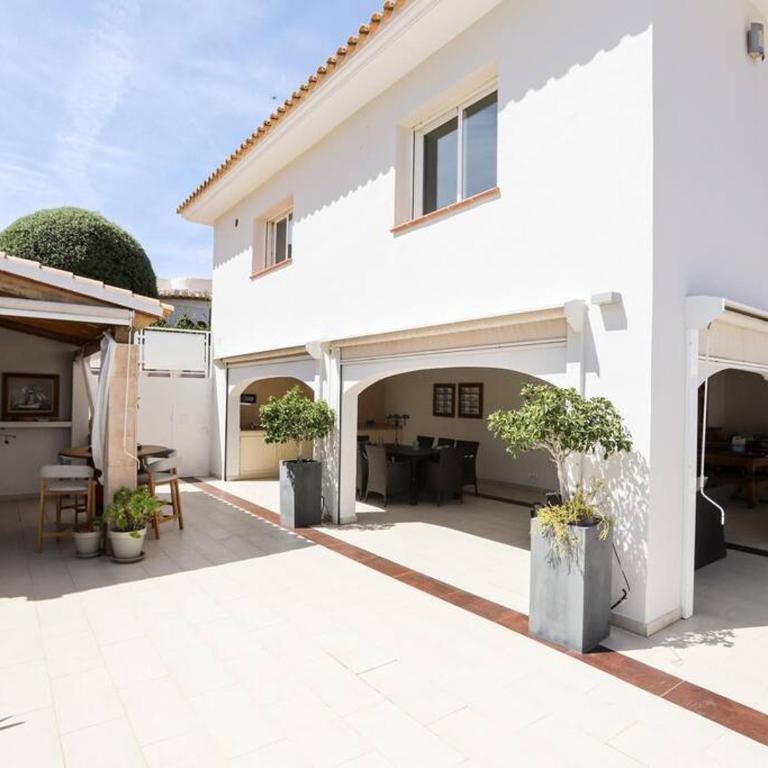 Villa Paquita by Clabao - Villa - 37