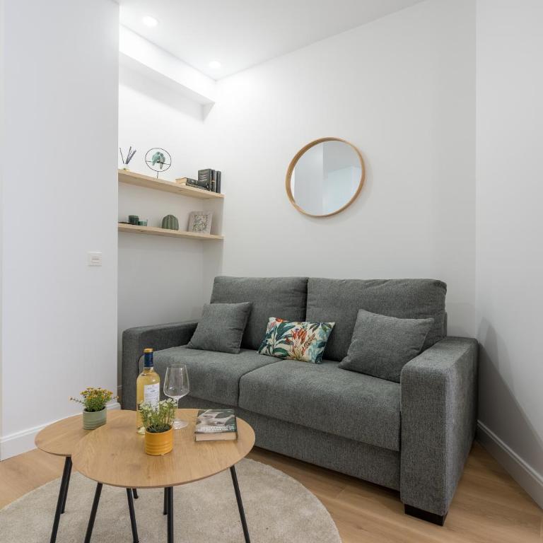 KAIXO BILBAO APARTMENTS - King Studio with Sofa Bed - 4