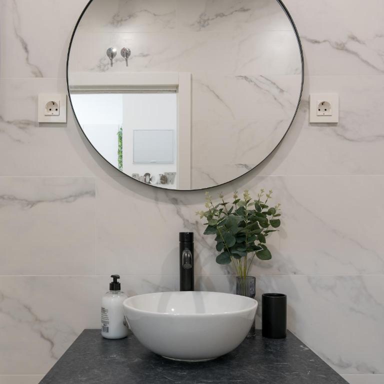 KAIXO BILBAO APARTMENTS - King Studio with Sofa Bed - 17