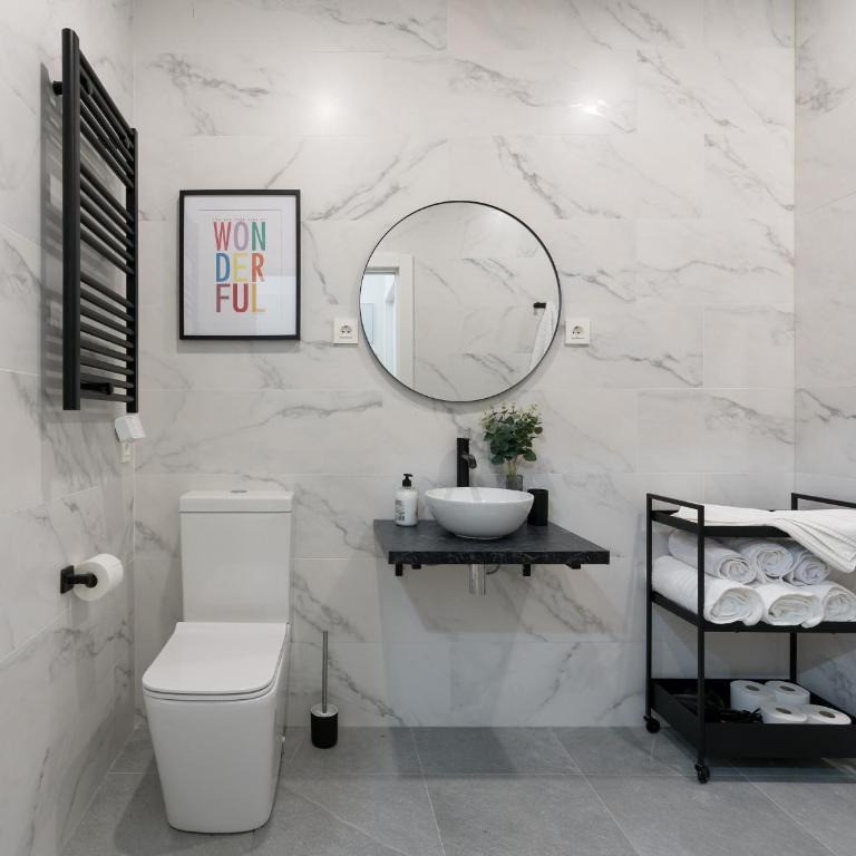 KAIXO BILBAO APARTMENTS - King Studio with Sofa Bed - 15
