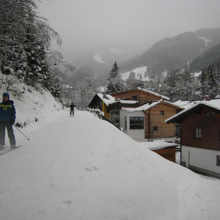 Ski-in Ski-out Chalet Kriekels - by Alpen Apartments - Ferienhaus - 24