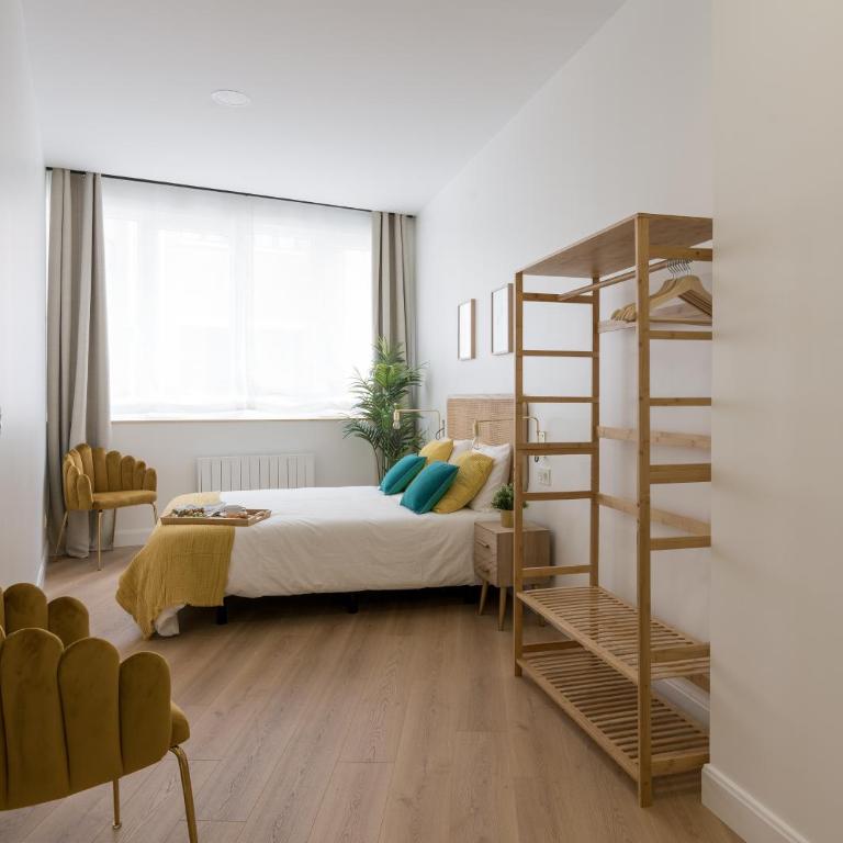 KAIXO BILBAO APARTMENTS - King Studio with Sofa Bed - 1