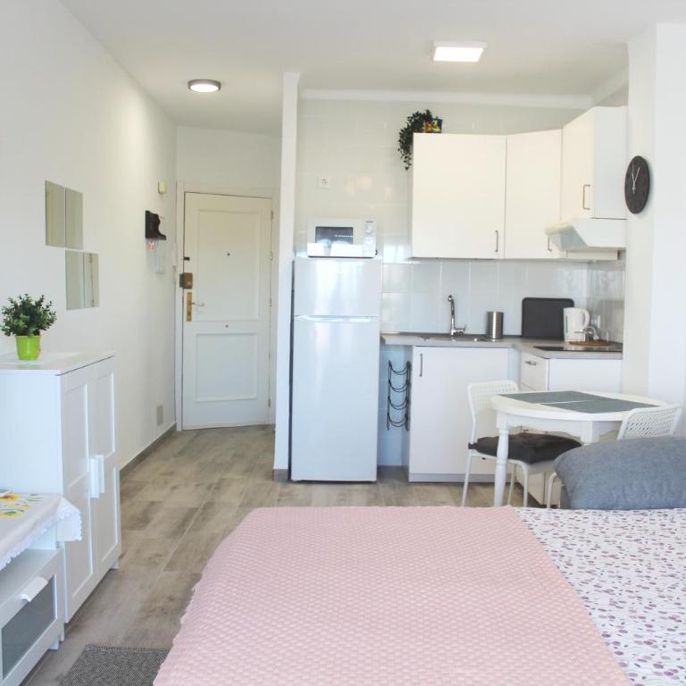 Charming Studio Nerja with pool - Apartamento de 1 dormitorio - 8