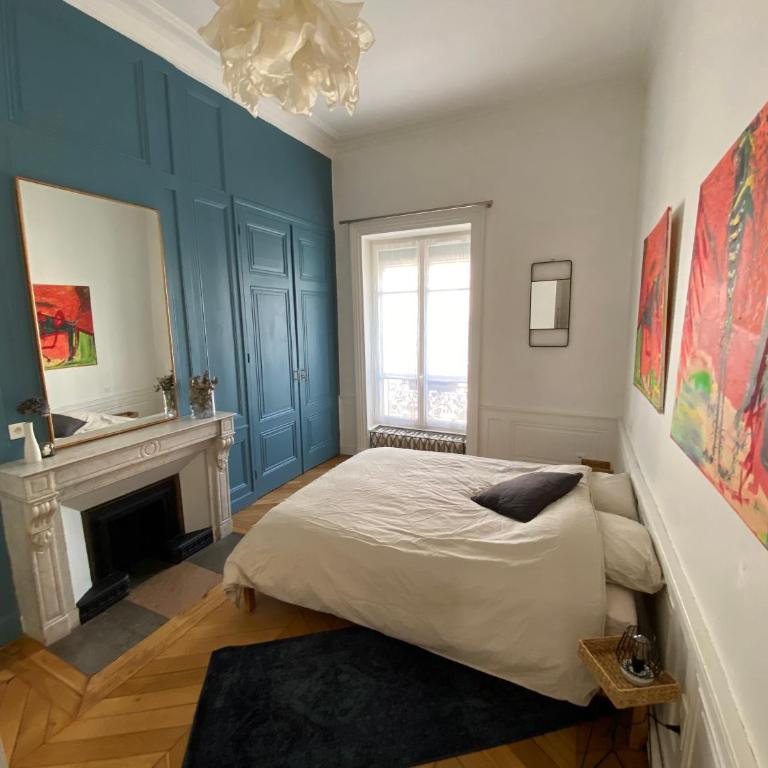 Beautiful 3BR Apt in Lyon Center - Three-Bedroom Apartment - 4
