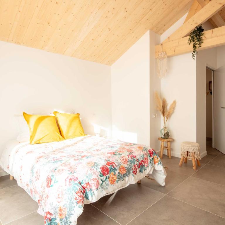 Ted Surf House - Chambre Familiale avec Salle de Bains Privative - 1