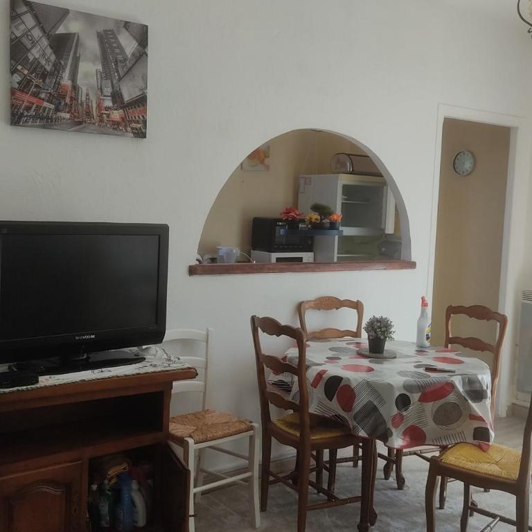 Cocon très calme proche du centre historique - Appartement - 5