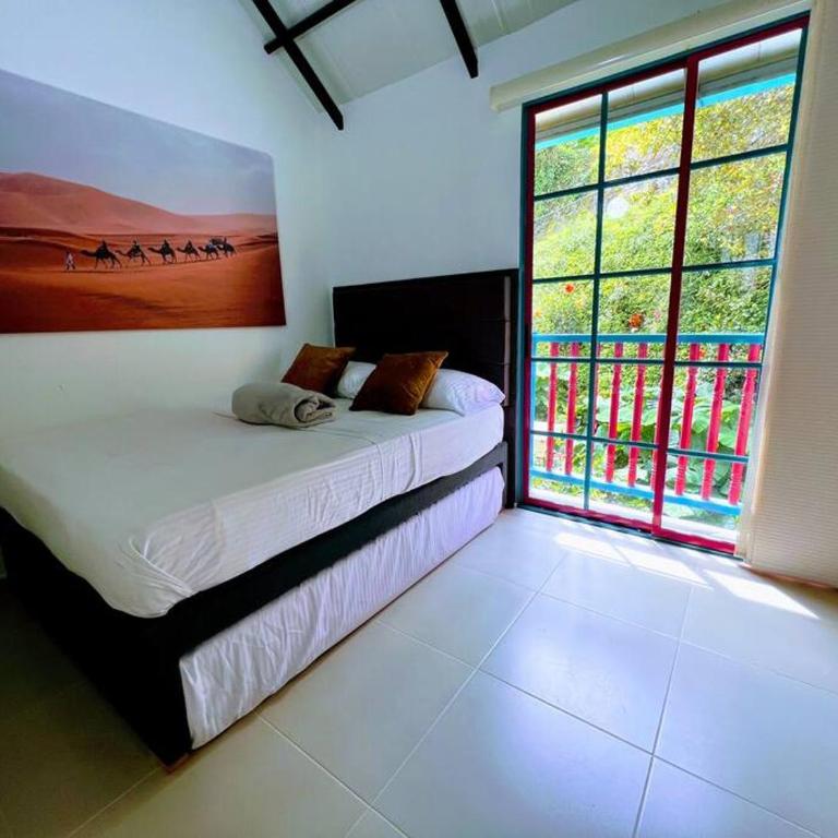 Apto Nuevo, Tranquilo, Bonito, 5 min Plaza Principal - Three-Bedroom Apartment - 7