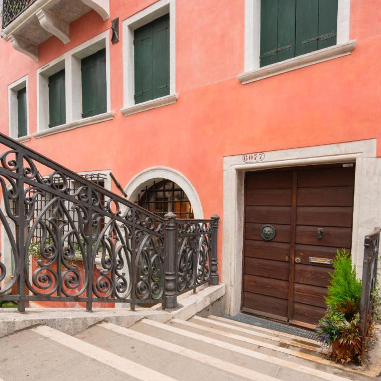 Casa Manina sul Ponte - Your private Canal View - Two-Bedroom Apartment - 89