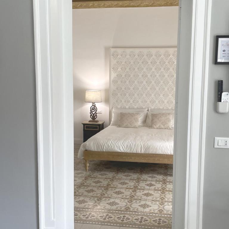 Dimora Borghese “Florio” - Two-Bedroom House - 11