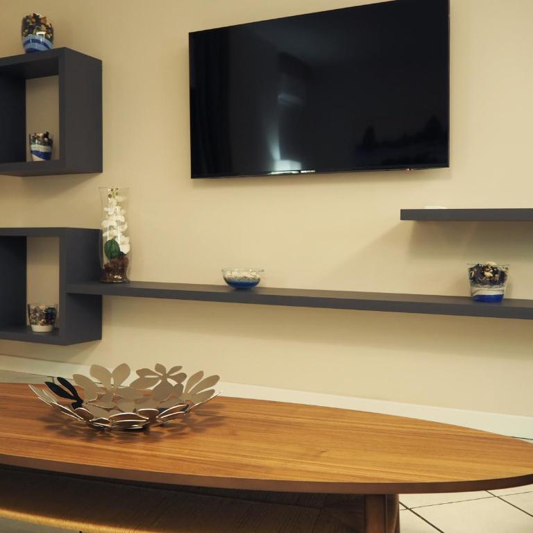 La Finestra sui Faraglioni - Three-Bedroom Apartment - 24
