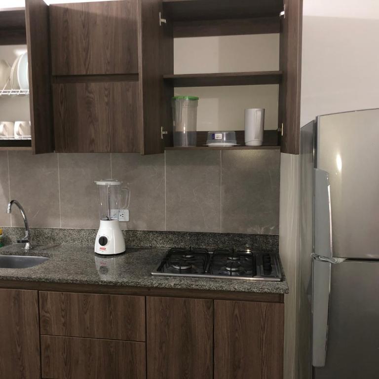 Apartamento amplio en laureles, excelente ubicación, 3 alcobas 403 - Apartment - 6
