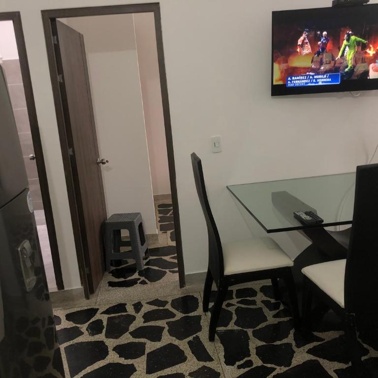 Apartamento amplio en laureles, excelente ubicación, 3 alcobas 403 - Apartment - 20