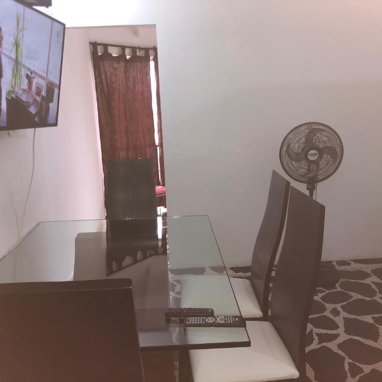 Apartamento amplio en laureles, excelente ubicación, 3 alcobas 403 - Apartment - 30