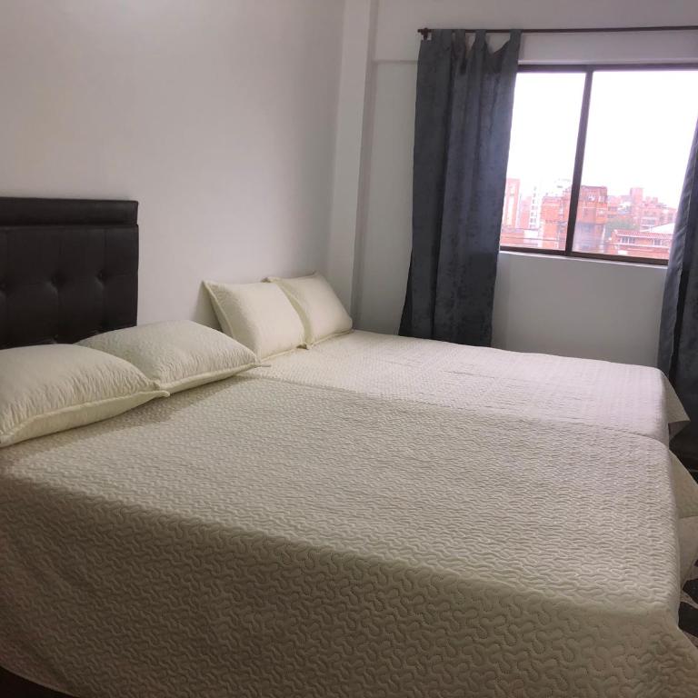 Apartamento amplio en laureles, excelente ubicación, 3 alcobas 403 - Apartment - 10