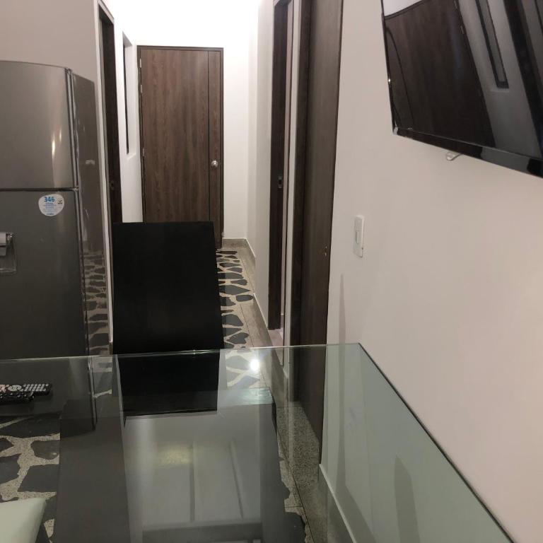 Apartamento amplio en laureles, excelente ubicación, 3 alcobas 403 - Apartment - 39