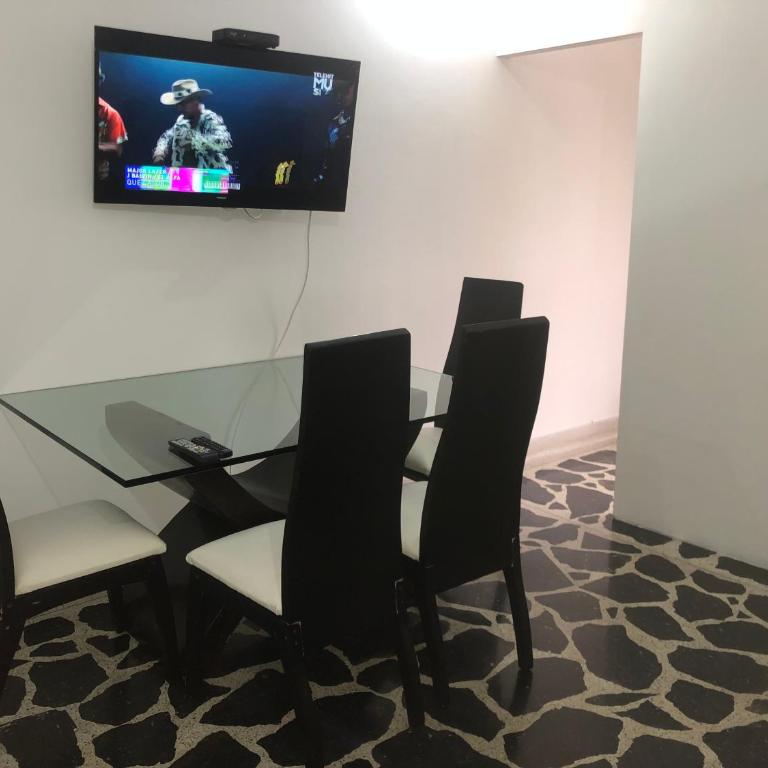 Apartamento amplio en laureles, excelente ubicación, 3 alcobas 403 - Apartment - 46