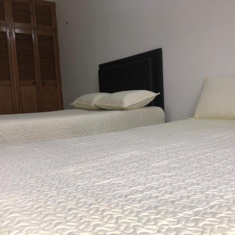Apartamento amplio en laureles, excelente ubicación, 3 alcobas 403 - Apartment - 12