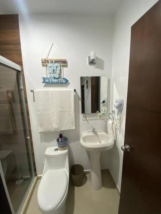 CASA CORAL LUJO Y EQUIPAMIENTO RESDENCIAL PALMILLA - Three-Bedroom House - 51