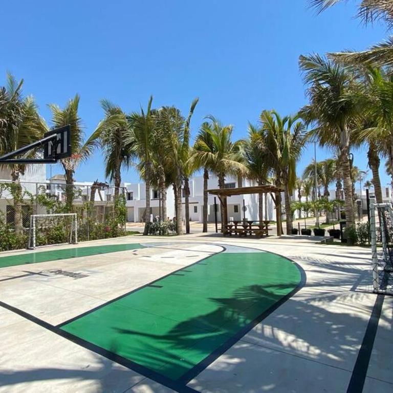CASA CORAL LUJO Y EQUIPAMIENTO RESDENCIAL PALMILLA - Three-Bedroom House - 60