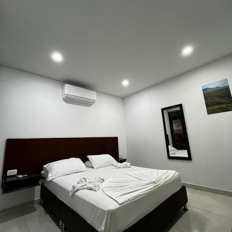 Hotel Restaurante Versalles - Double Room - 4