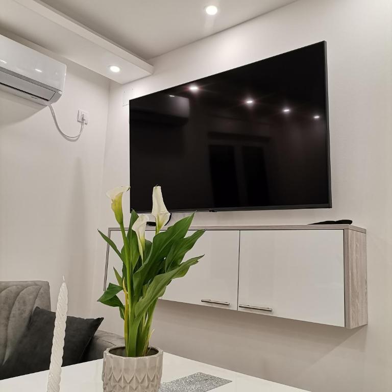 City Break Apartment - Deluxe Apartment - 2