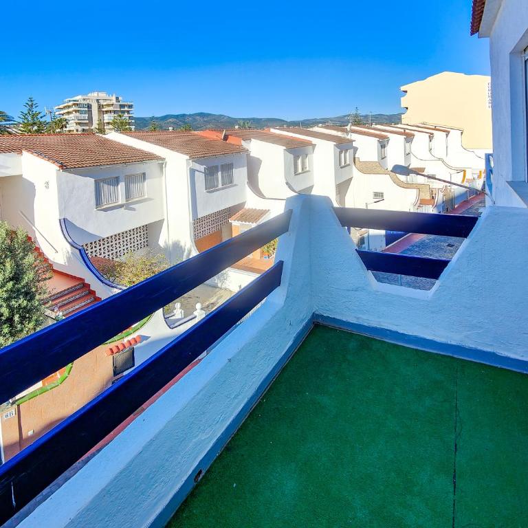 Primera línea de playa - terraza privada - parking - Ideal familias 6-7 pax o Parejas 2-4 pax - Three-Bedroom Townhouse - 5
