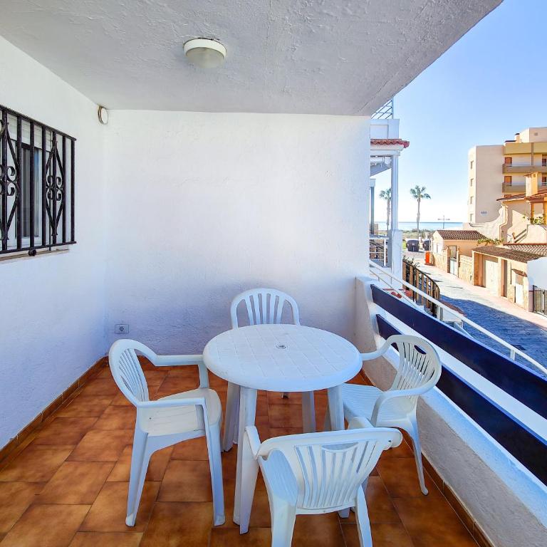 Primera línea de playa - terraza privada - parking - Ideal familias 6-7 pax o Parejas 2-4 pax - Three-Bedroom Townhouse - 3