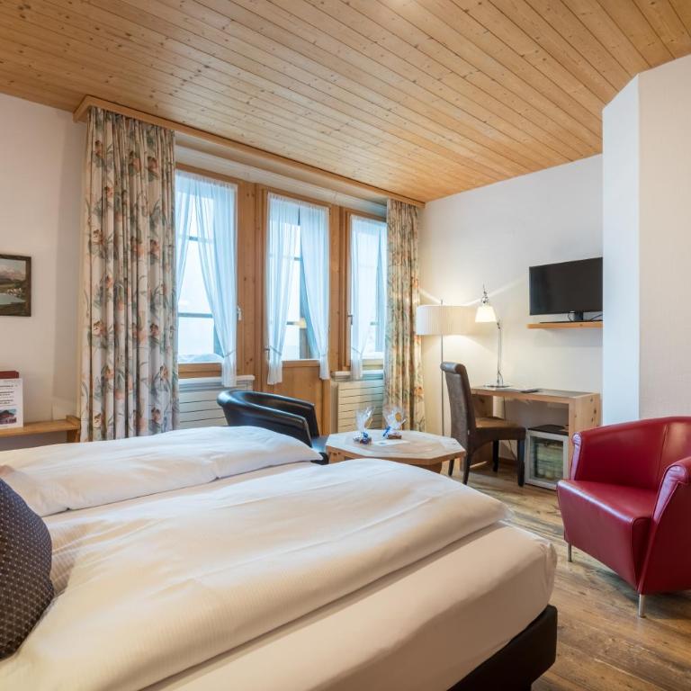 Schweizerhaus Swiss Quality Hotel - Doppelzimmer mit Bergblick - 5