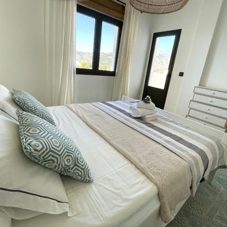 Casa Kalithea - Three-Bedroom House - 21