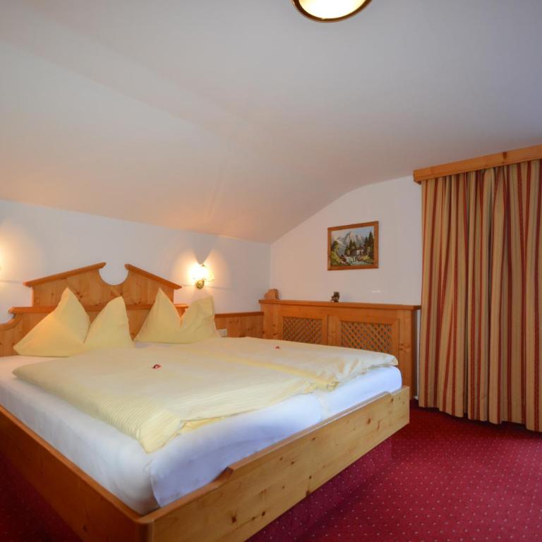 Apartments & Zimmer Urschnerhof - Doppelzimmer mit Bergblick - 1