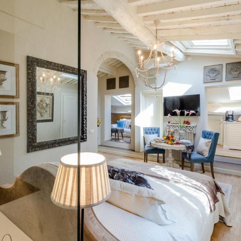 Moro Studio Suite, Classy and Romantic Apartment in Lucca - One-Bedroom Apartment - 12