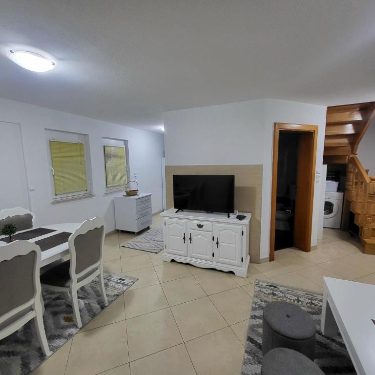 Villa Uma - Two-Bedroom Villa - 2