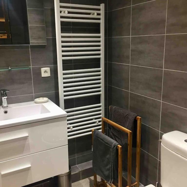 L13 Staywiz us - Central flat 5mins walk to beach AC Balcon WIFI - Appartement 1 Chambre - 8